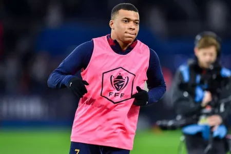 Kylian Mbappé odpowiada na pytanie Arsenalu w kontekście powiązań z Liverpoolem, gdy Man Utd „zadzwoni do Marcusa Rashforda”